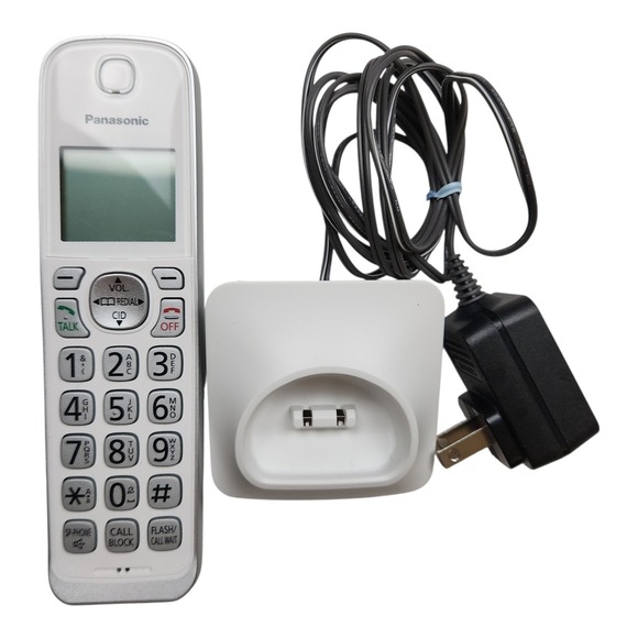 Panasonic KX TGD533W Cordless Phone System 3 Handsets Digital Answering Machine - Picture 5 of 11